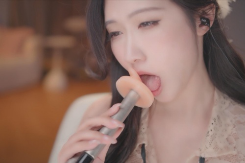 每日大赛里的婉儿温情主持,别闹新春,陪你一起笑